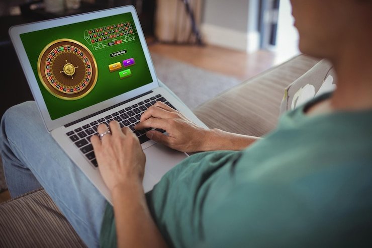 Pengguna menikmati fitur sports betting dan casino di bosmahong dengan akun terdaftar